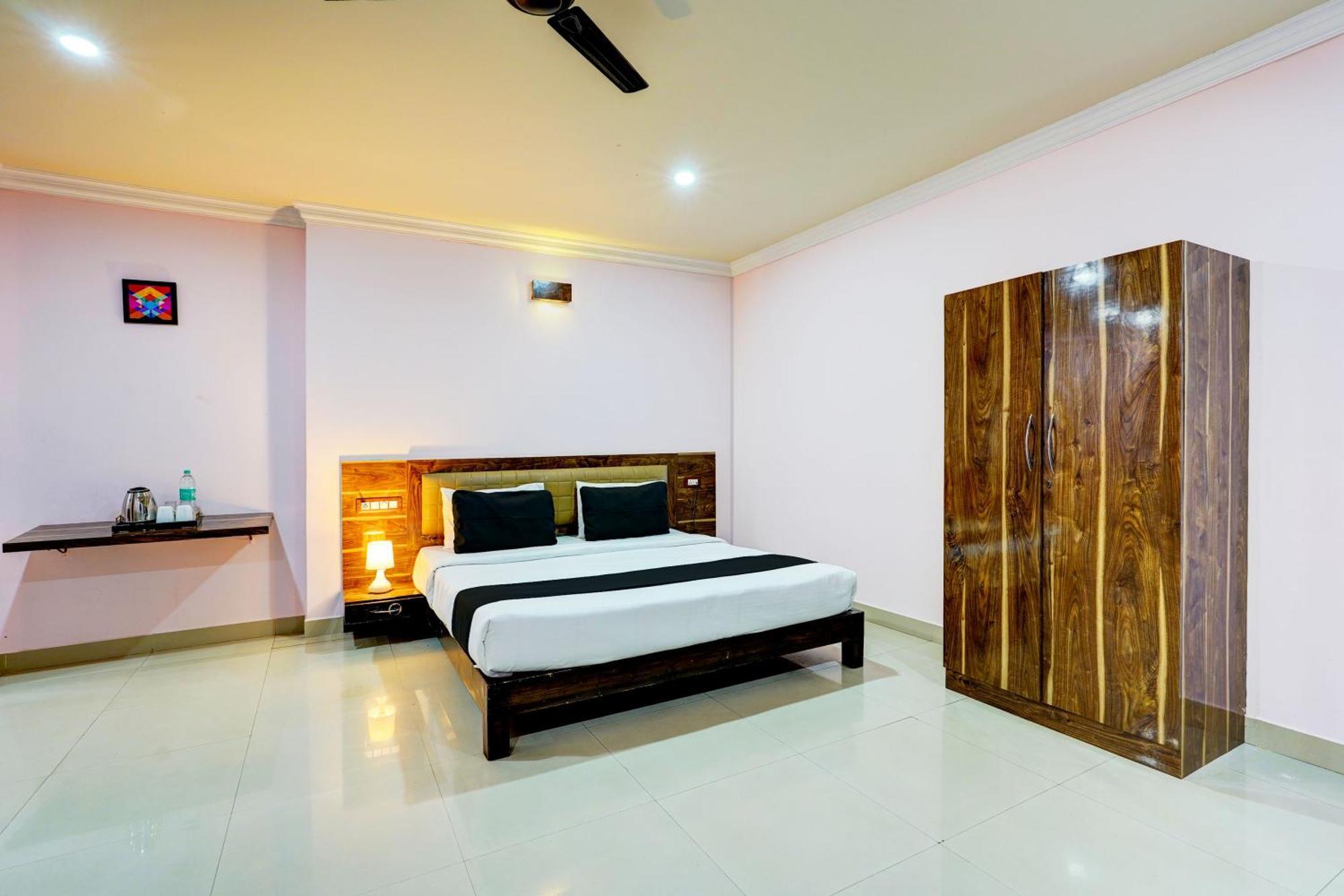 Super Townhouse Mg Road Near Commercial Street بنغالور المظهر الخارجي الصورة
